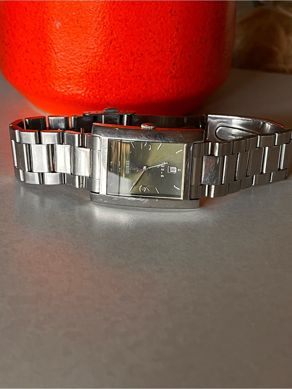 Guess Stainless steel UNISEX Watch. Inner mechanism made in JAPAN. Vintage